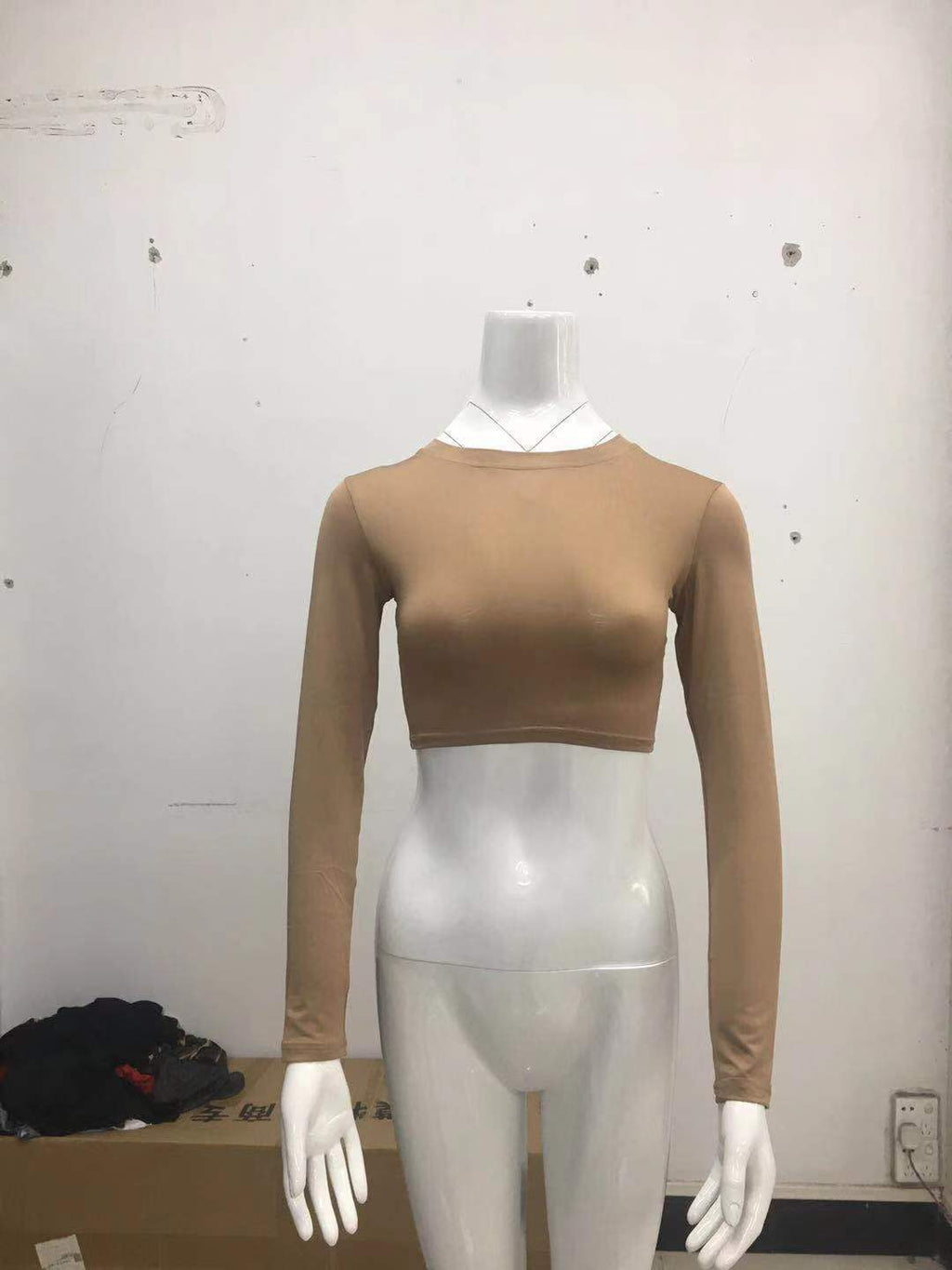 Kurz geschnittenes Langarm-Top mit Rundhalsausschnitt Fashion Bullet