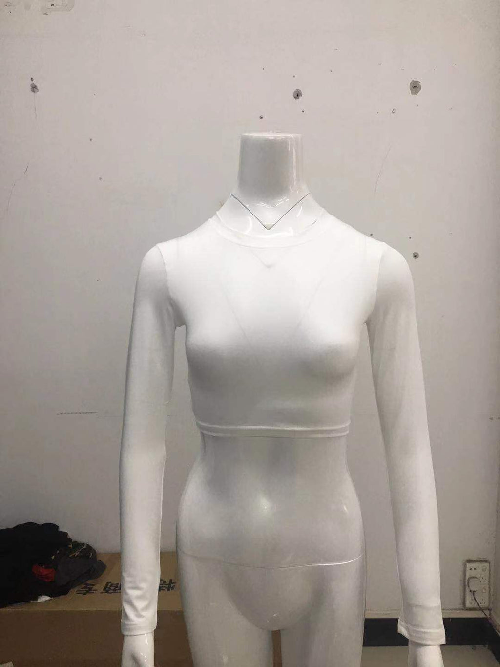 Kurz geschnittenes Langarm-Top mit Rundhalsausschnitt Fashion Bullet