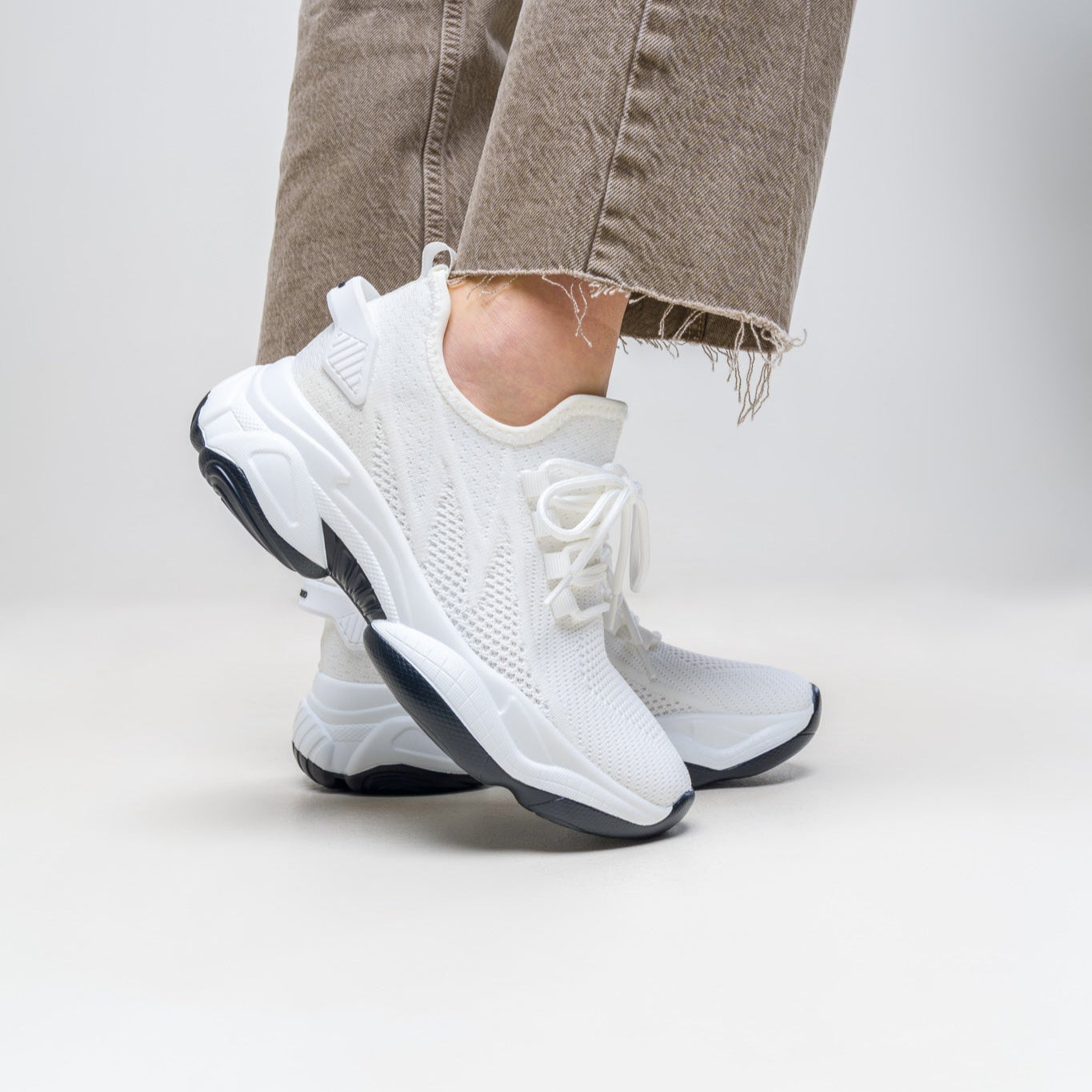 Elevateshooes Sporty Höhensneaker – Weiß, +10 cm, 42